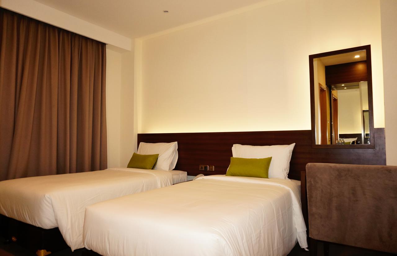 Green Eden Hotel Манадо Екстериор снимка
