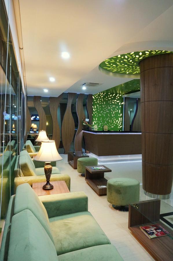 Green Eden Hotel Манадо Екстериор снимка