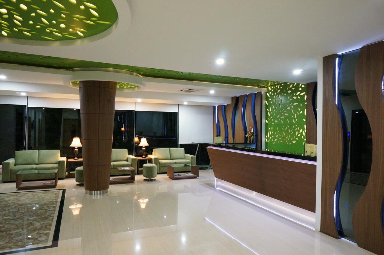 Green Eden Hotel Манадо Екстериор снимка